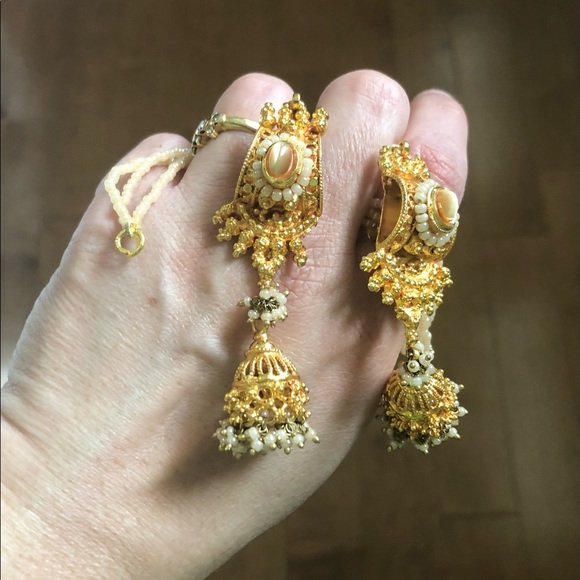 Vintage Costume Jewelry Choker Set in dusty pink and golden strands of beads. - Picture 6 of 6